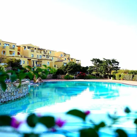 Отель Hotiday Village 4*