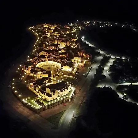 Hotiday Village Отель Стинтино